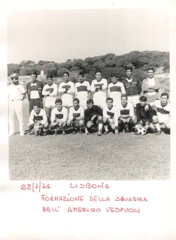 nave vespucci 1974_Lisbona_pallone4.jpg